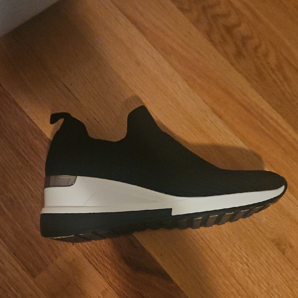 MIX No 6-  Womens Black Slip-On Sneaker Shoes